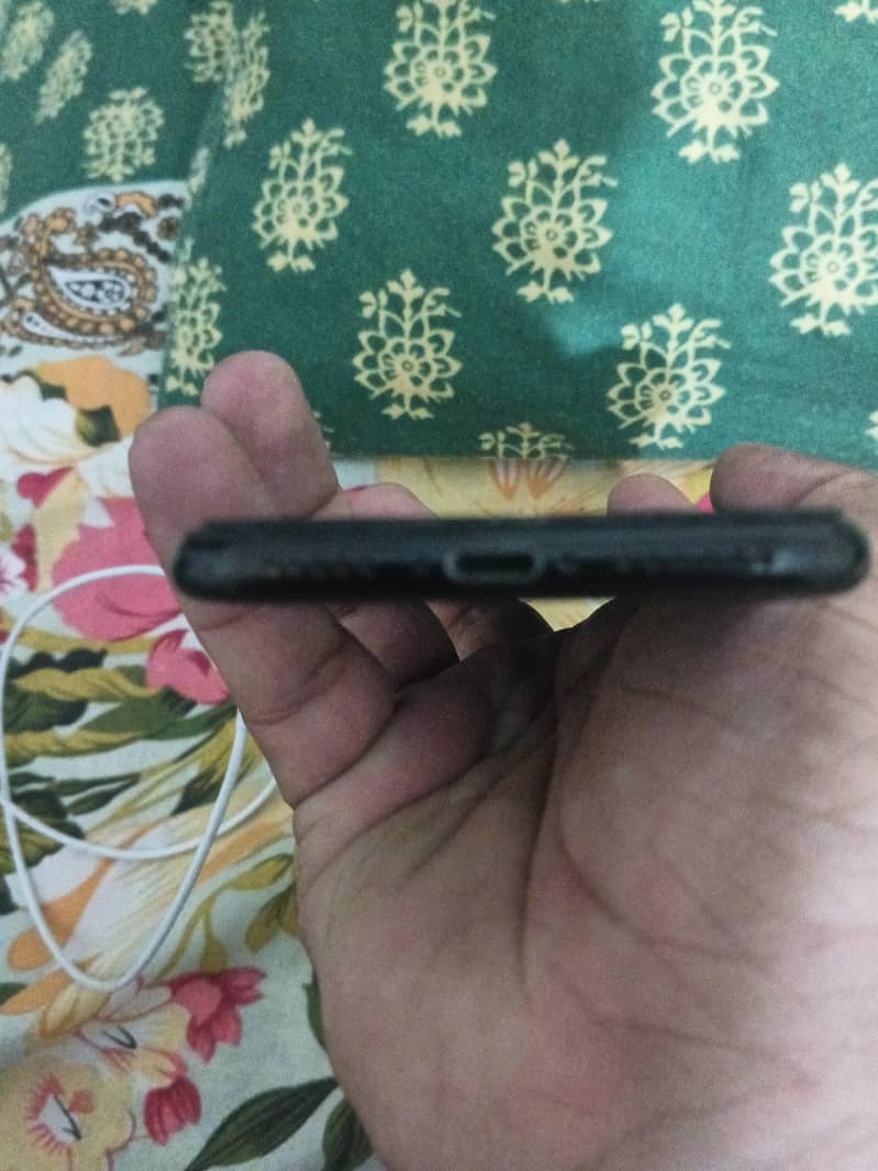 Apple iPhone 7 3