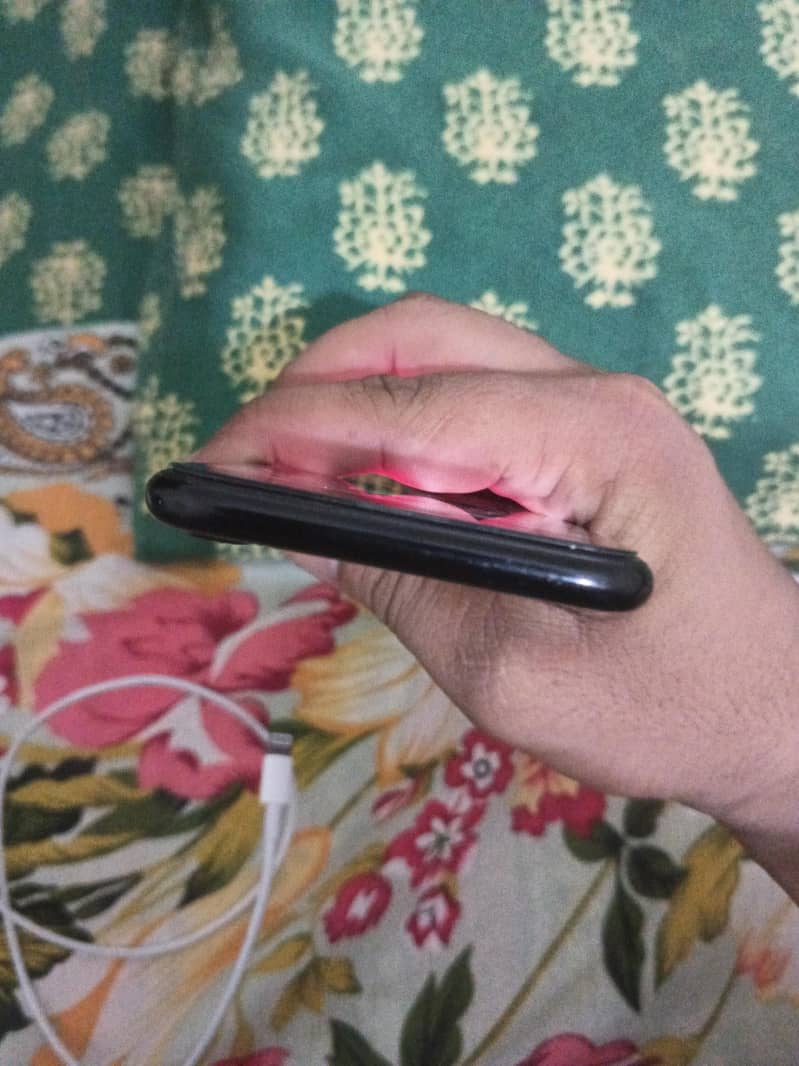 Apple iPhone 7 4