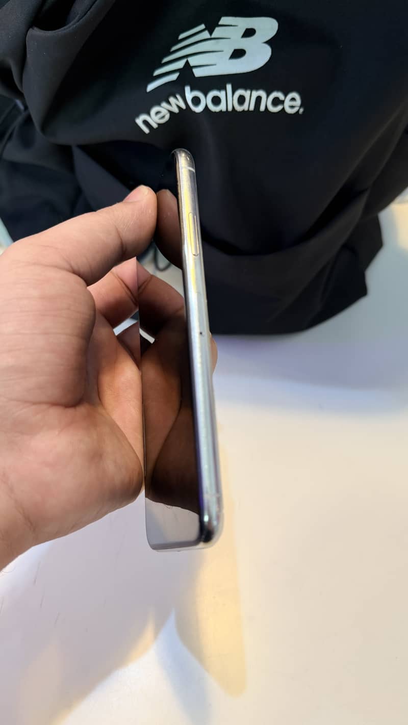 Apple iPhone X 3