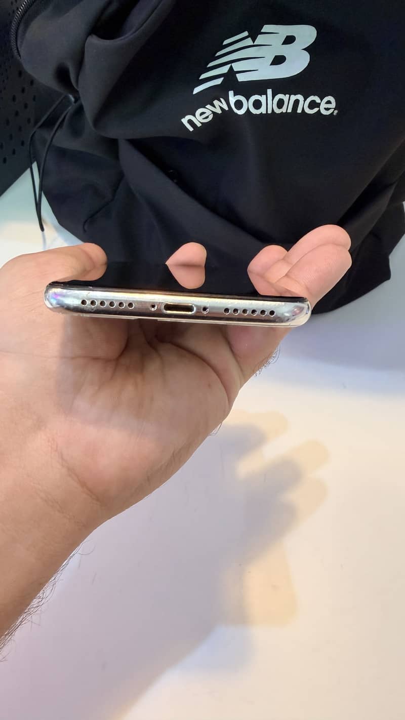 Apple iPhone X 6
