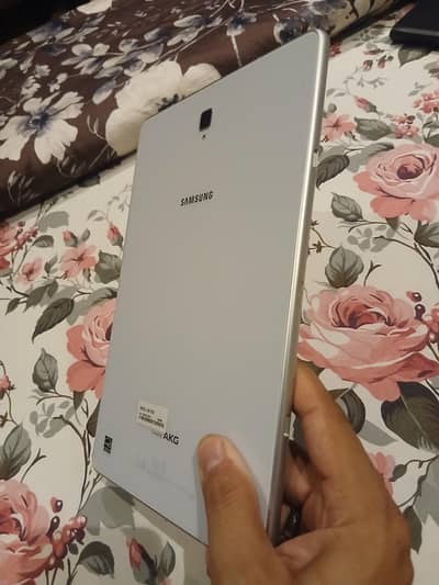 SAMSUNG TAB S6 LITE 10 BY 10 CONDITION