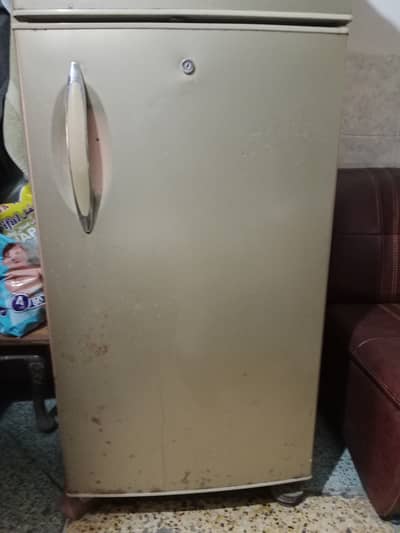 Haier fridge in 9/10 condition