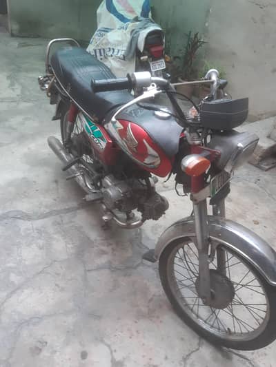Honda CD 70 2009 Model sale ke liye available hai.