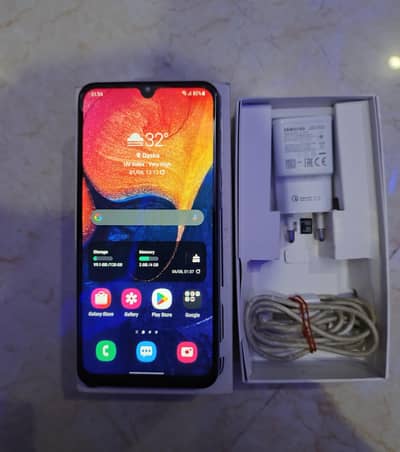 Samsung A50 128/4GB Ram with box and charger for sale