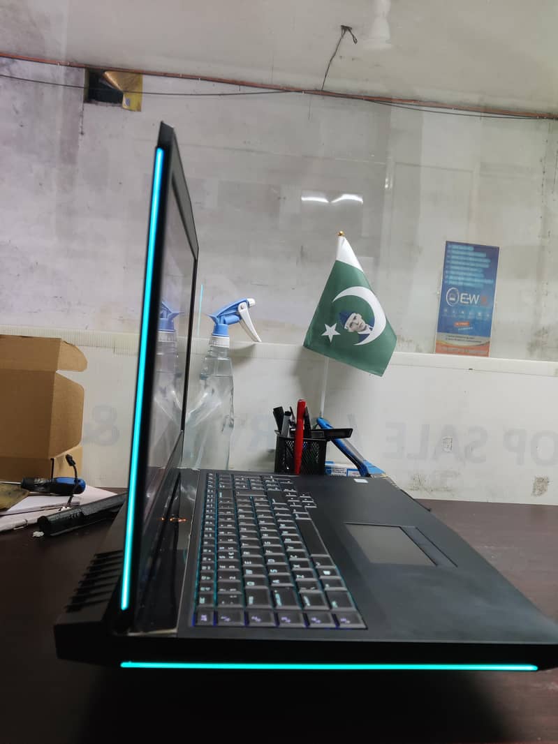 DELL ALIENWARE 17 R4 4