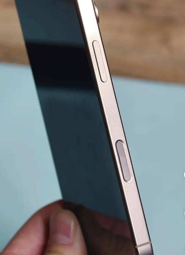 iPhone 16 pro 2