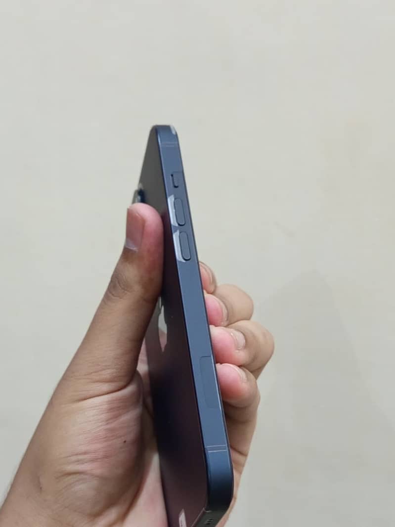 Apple iPhone 14 3