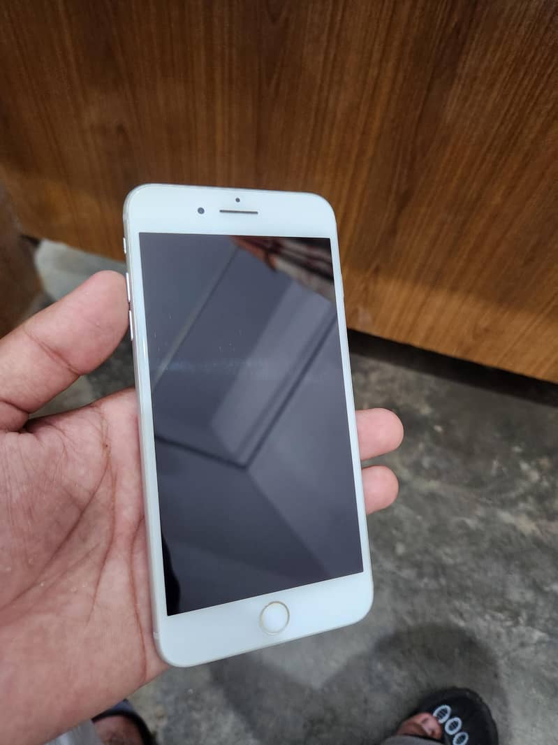 Apple iPhone 7 Plus 1
