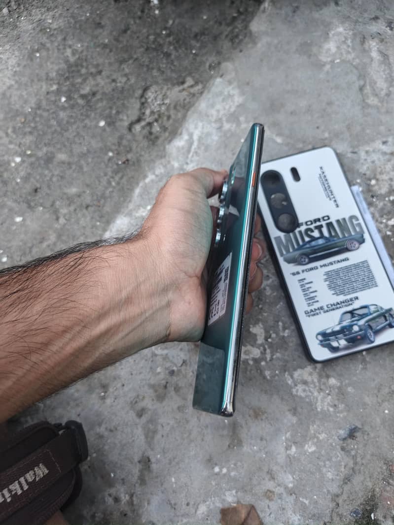 Tecno CAMON 40 Pro 1