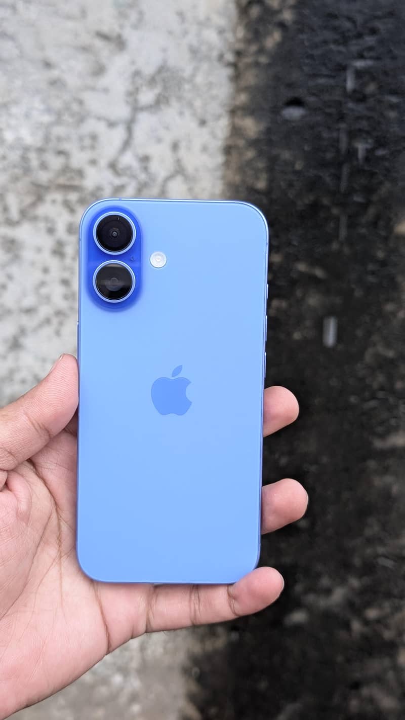 Apple iPhone 16 1
