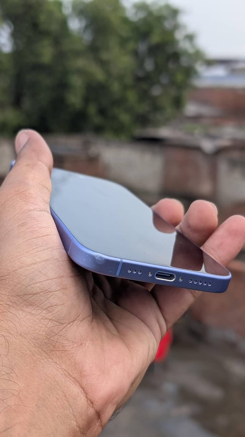 Apple iPhone 16 2