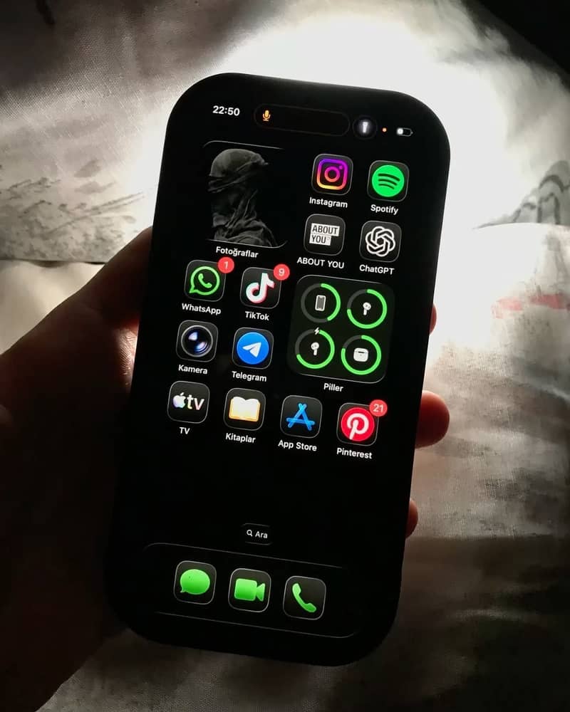 Apple iPhone 16 1