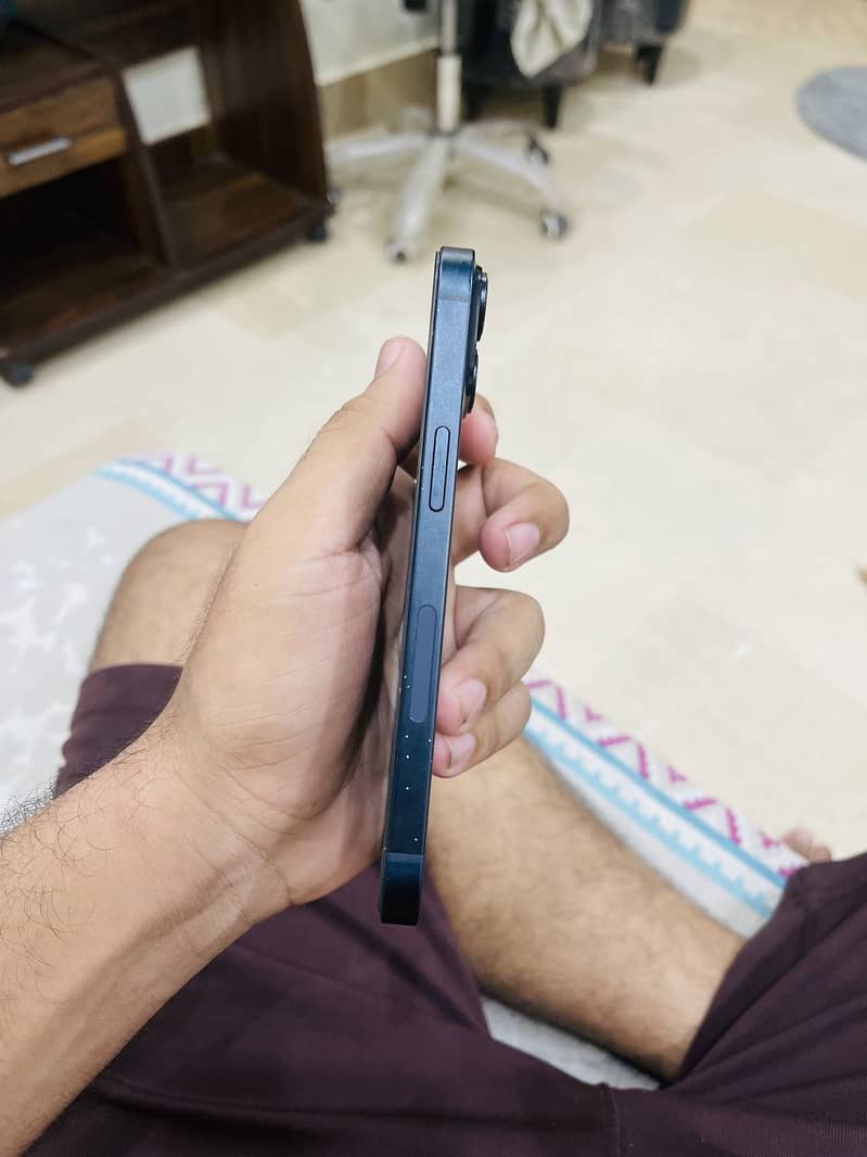 Apple iPhone 14 3