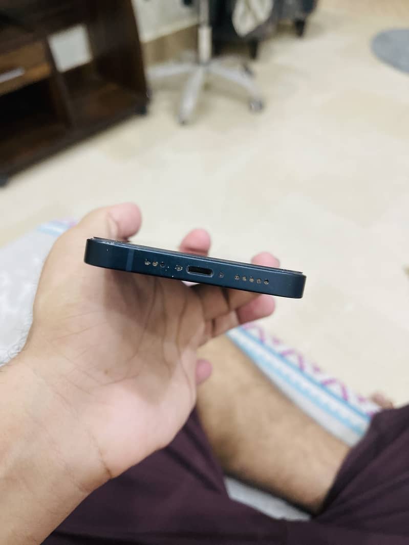 Apple iPhone 14 4