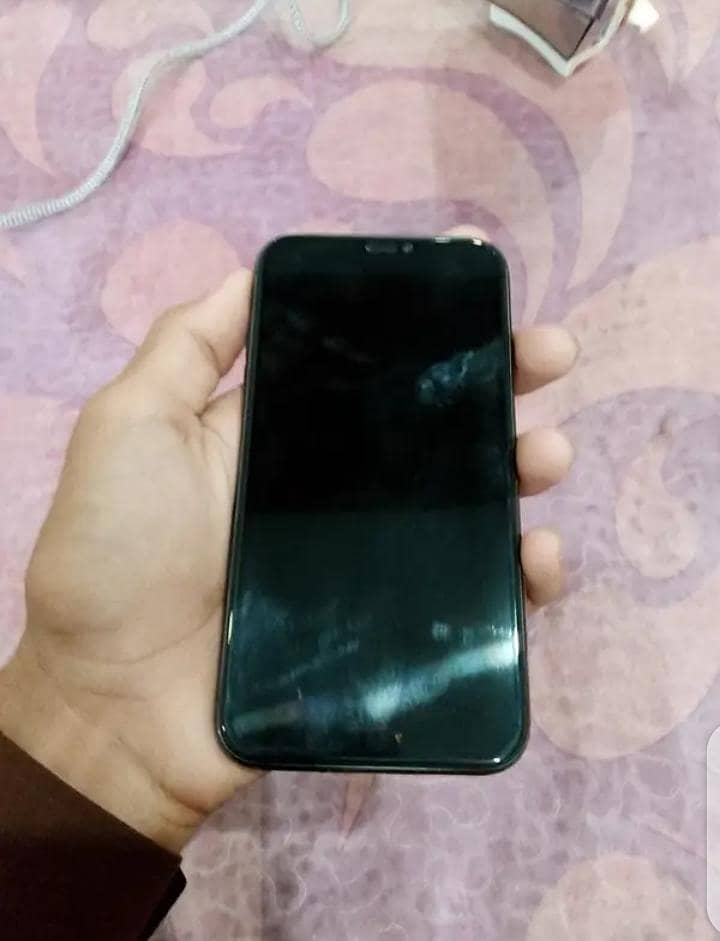 Apple iPhone 11 0