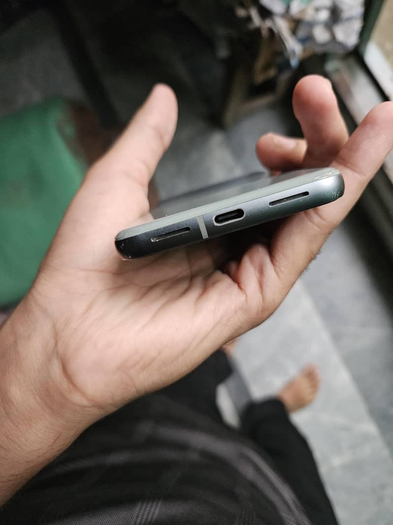 Google Pixel 8 2