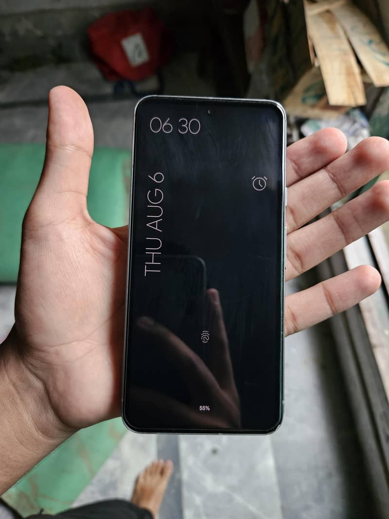 Google Pixel 8 4