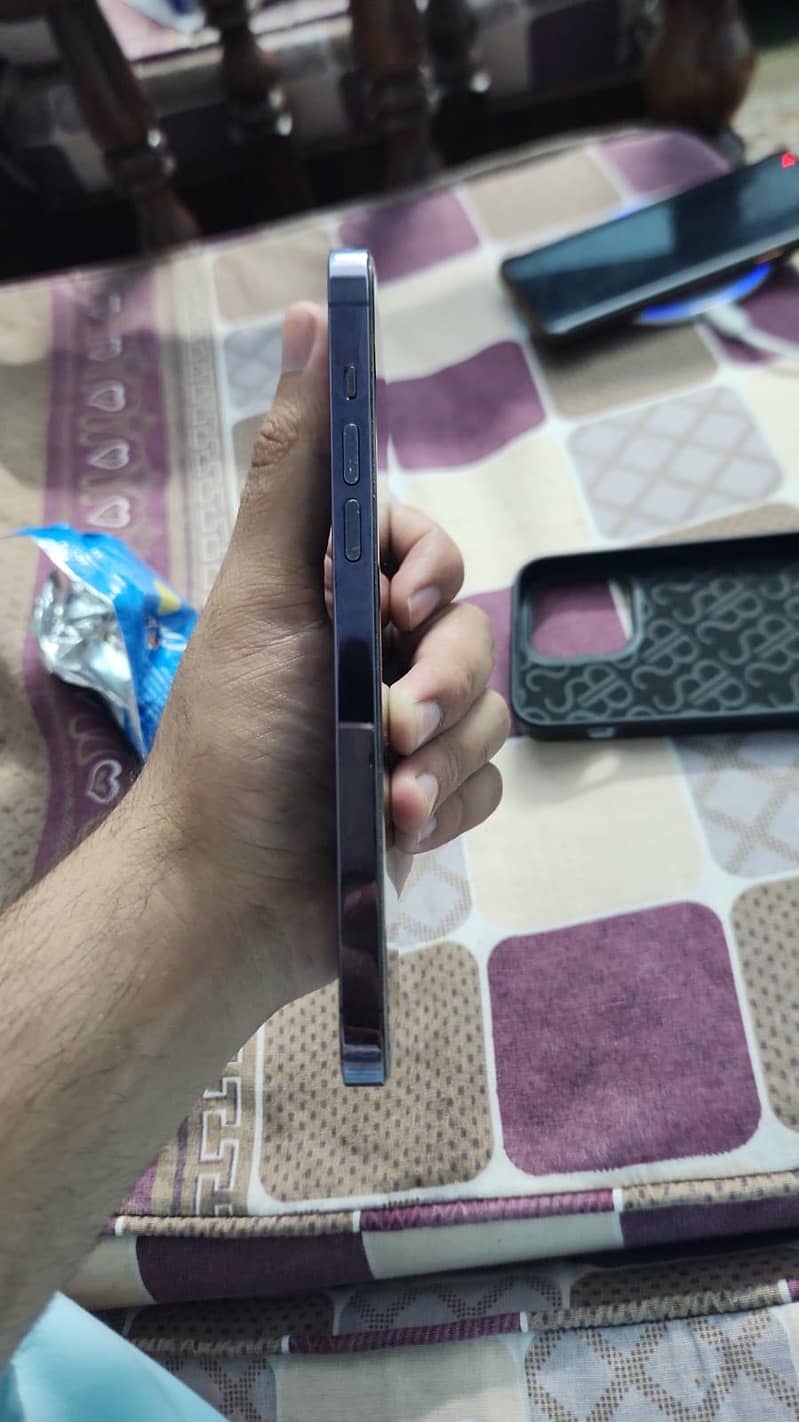 Apple iPhone 14 Pro Max 4