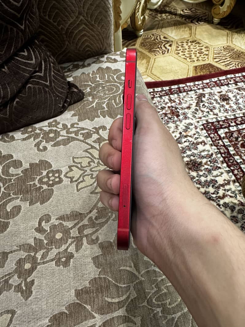 Apple iPhone 13 2