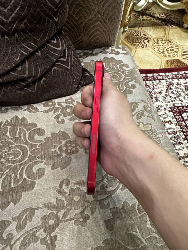 Apple iPhone 13 4