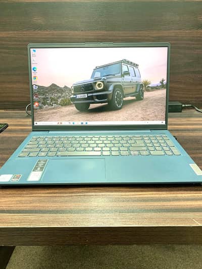 i7 10th gen, 12gb DDR4 RAM, 512gb NVMe, 6gb iris graphics