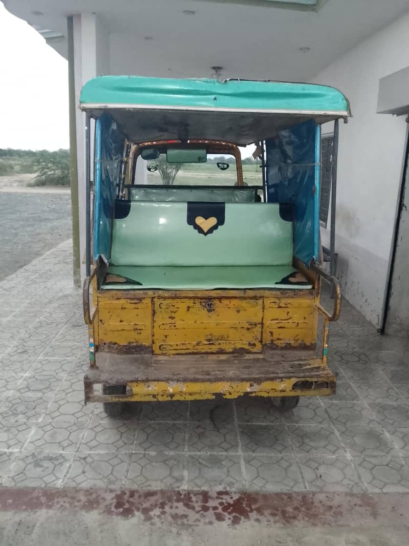 2015 model rickshaw 1
