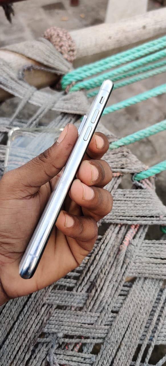 Apple iPhone X 2