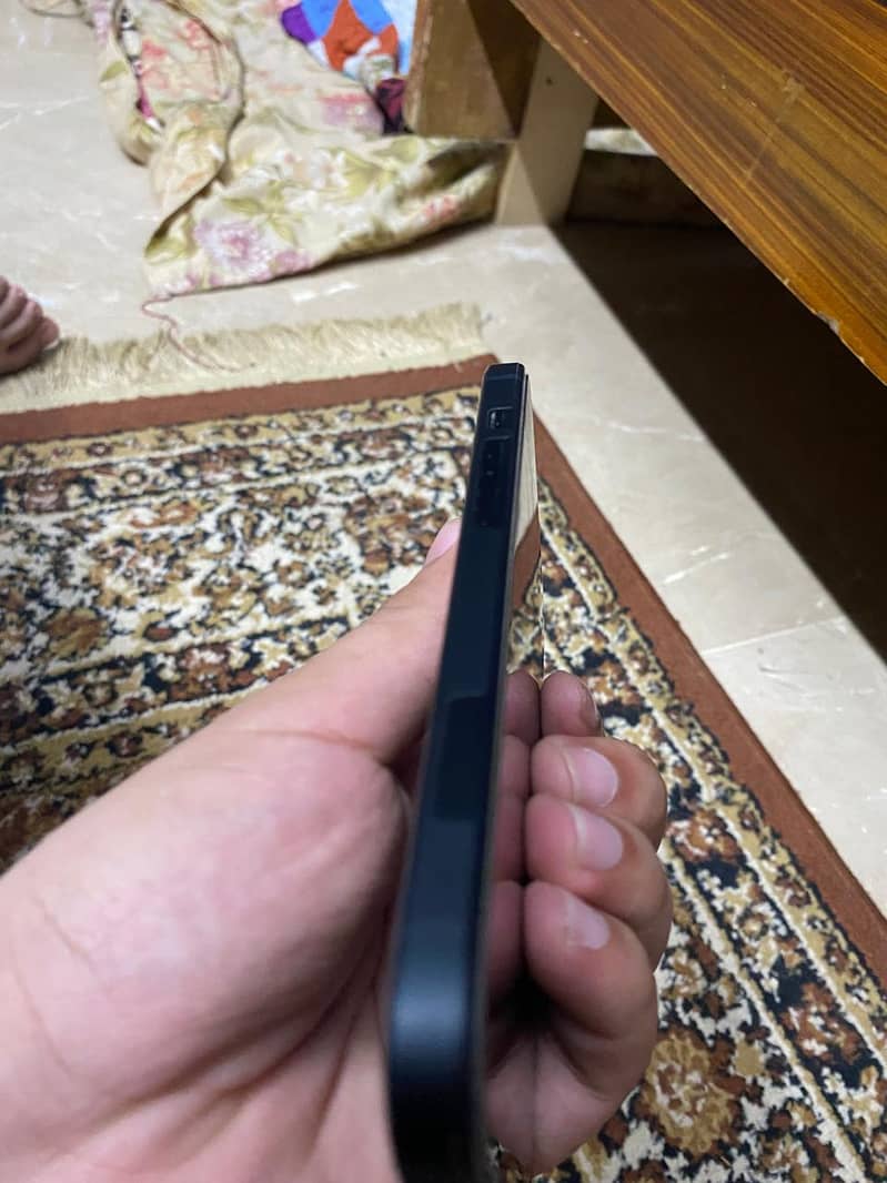 Apple iPhone 15 9