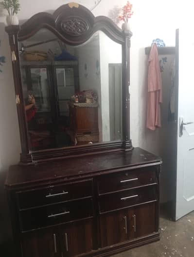 Dressing table