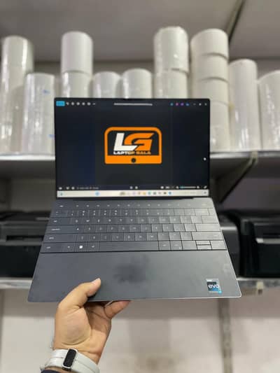 Dell Xps 9320 | Core i7 12th gen | 16/512 | P Processor | Black Colour