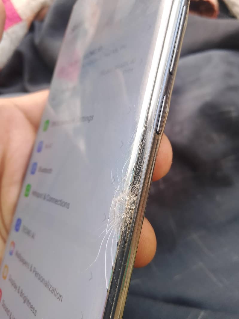 Tecno CAMON 40 Pro plus 2