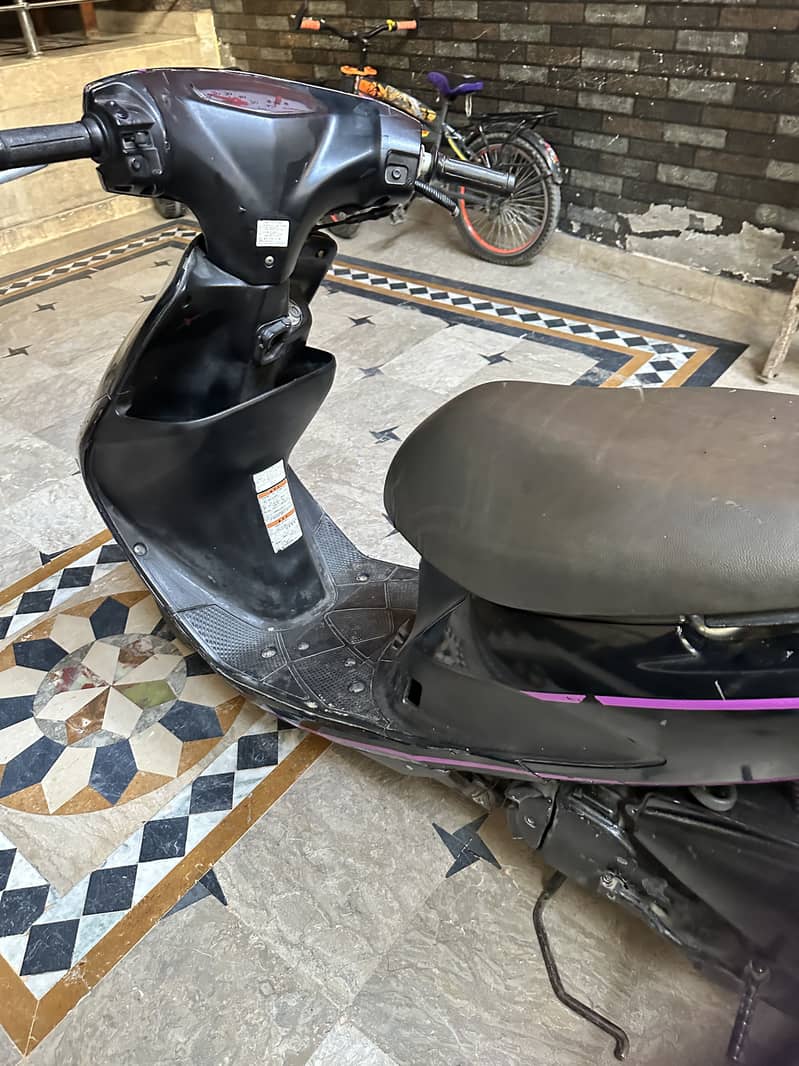 Scooty 5