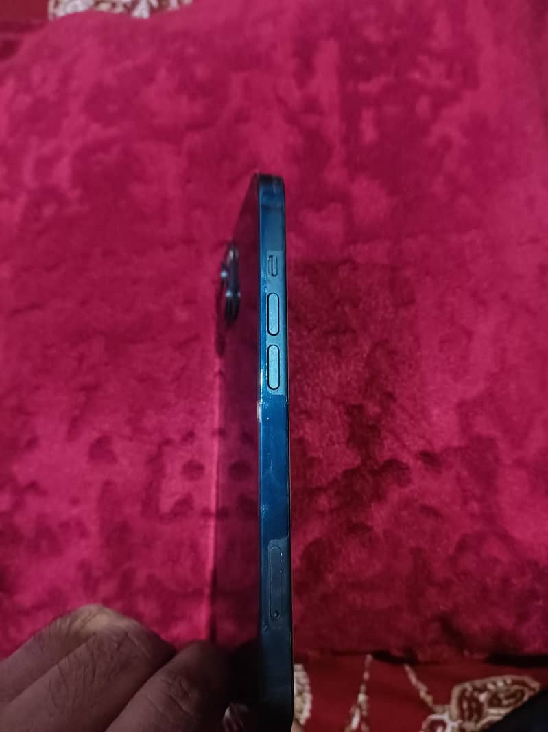 Apple iPhone 13 3