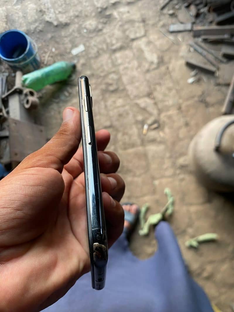 Apple iPhone X 0