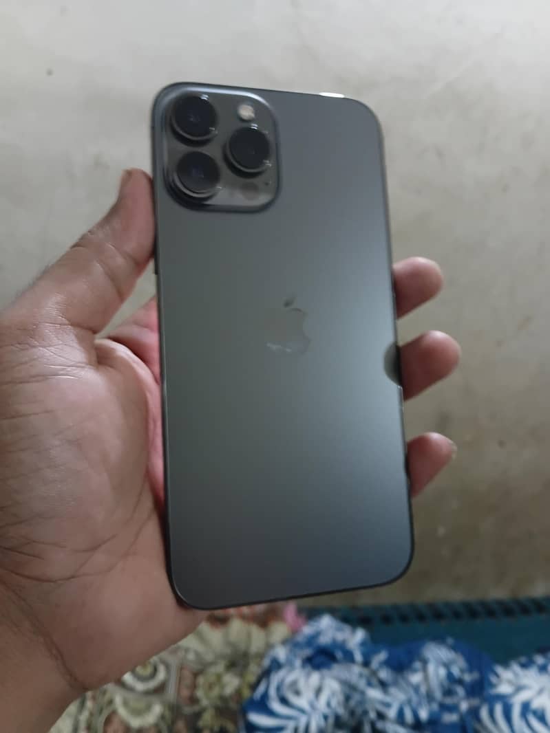 Apple iPhone 13 Pro Max 2