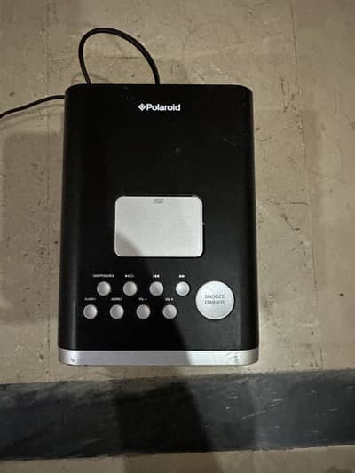 Polaroid DS432 Docking Speaker System | FM Radio & Alarm Clock
