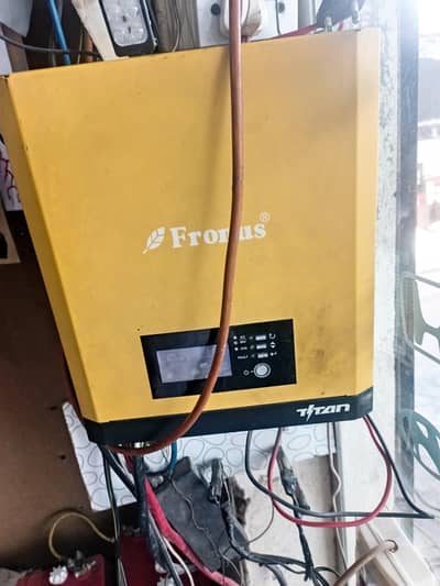 Fronus 2.6k. solar Inverter 24v