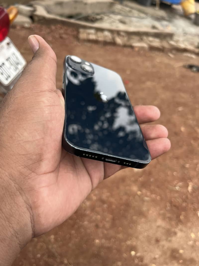Apple iPhone 13 1