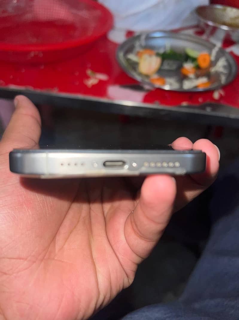 iPhone 15 Pro Max 1
