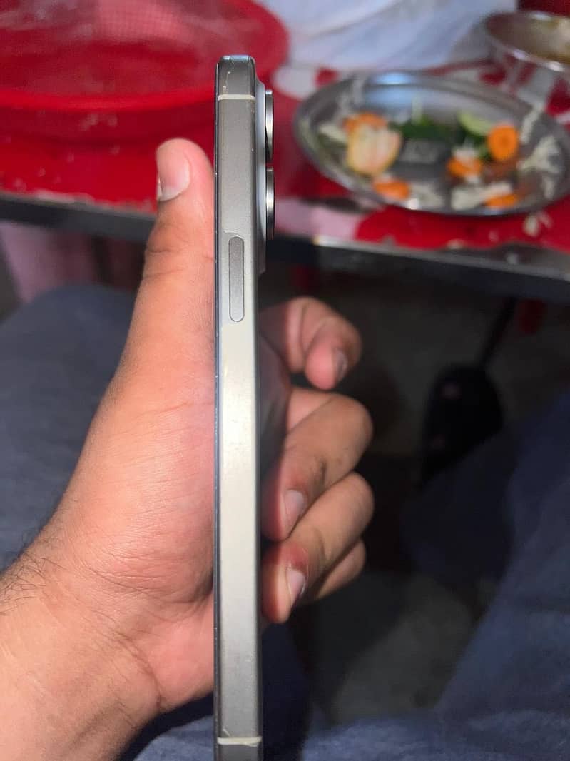 iPhone 15 Pro Max 3