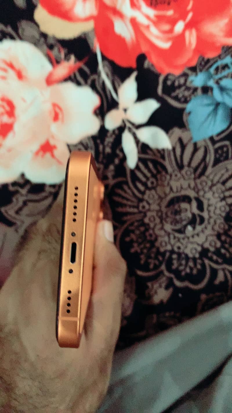 Apple iPhone 11 3