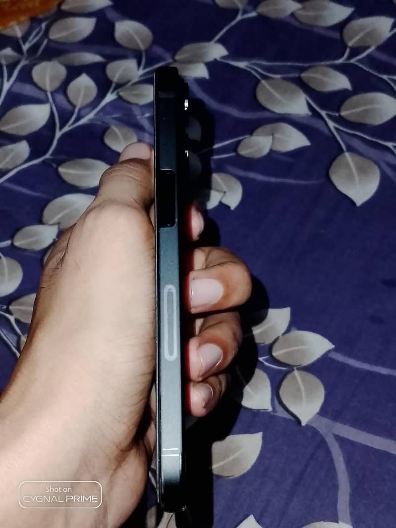 Apple iPhone 15 5