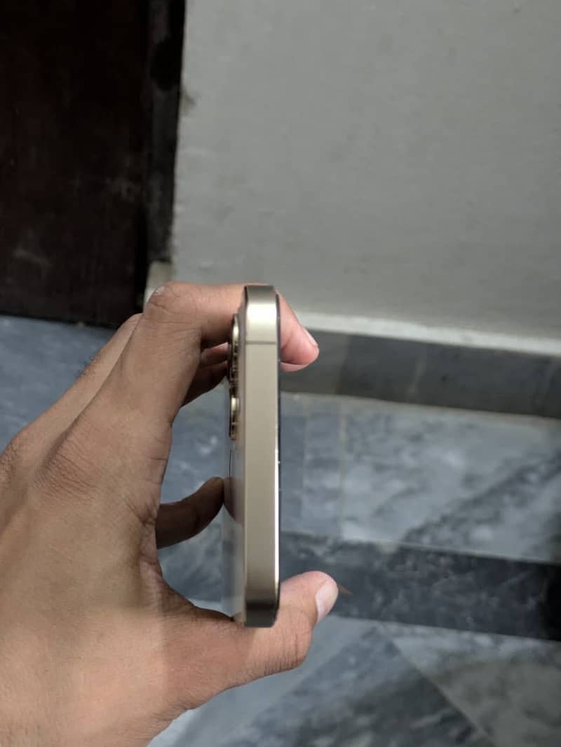 Apple iPhone 12 Pro Max 4