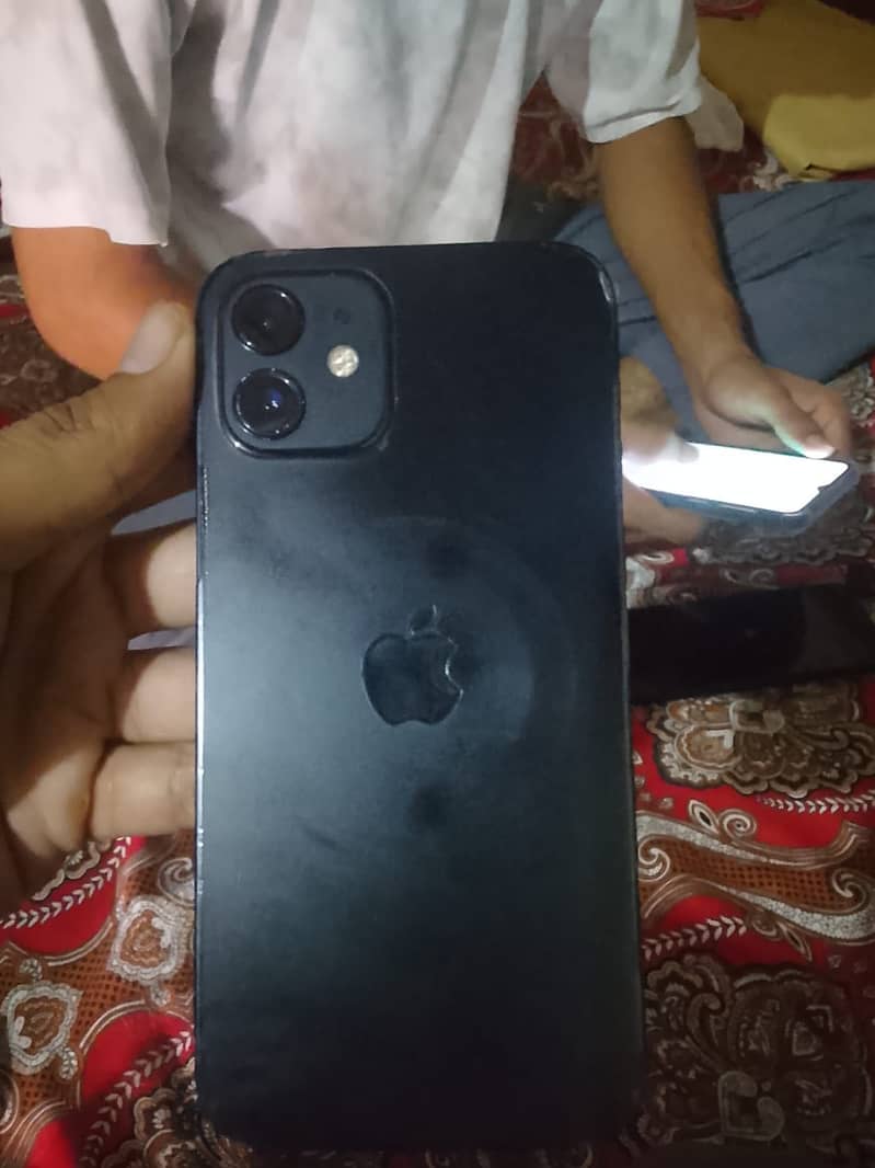 Apple iPhone 12 1