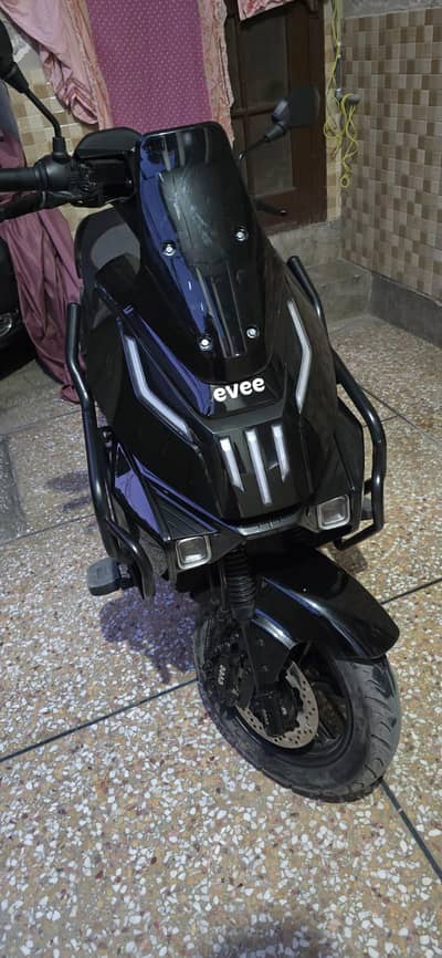 Evee SQUARE Model 2026