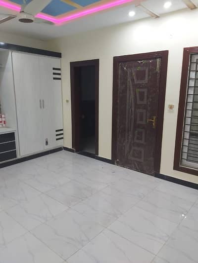 Stunning 6 Marla Lower Portion In Satellite Town - Block E Available For Rent