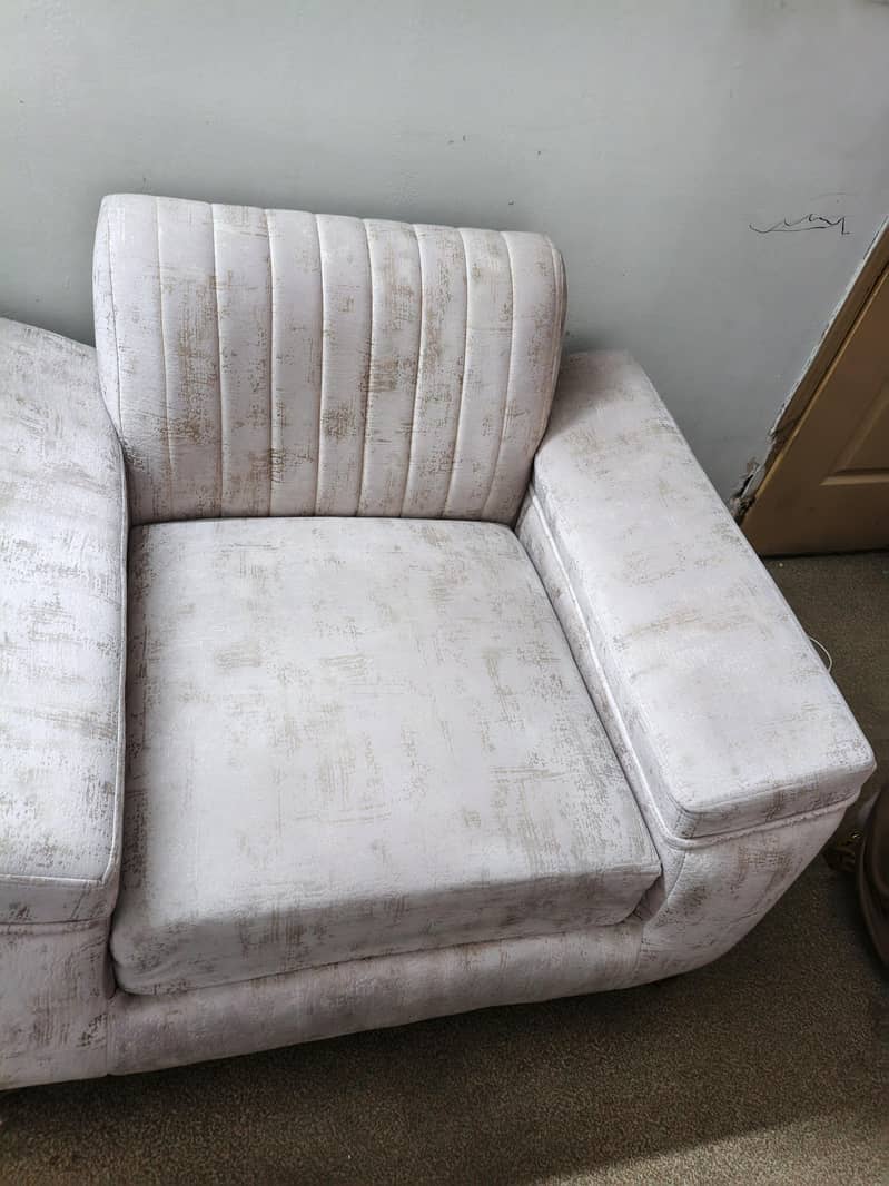 7 seaters Almost new sofas 1
