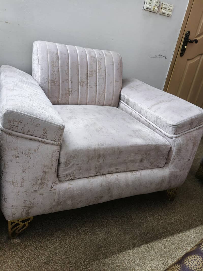 7 seaters Almost new sofas 4