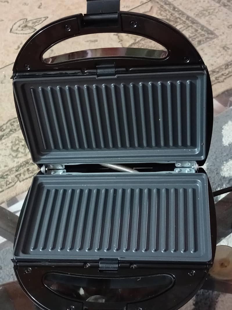 Sandwich Maker Impex 2