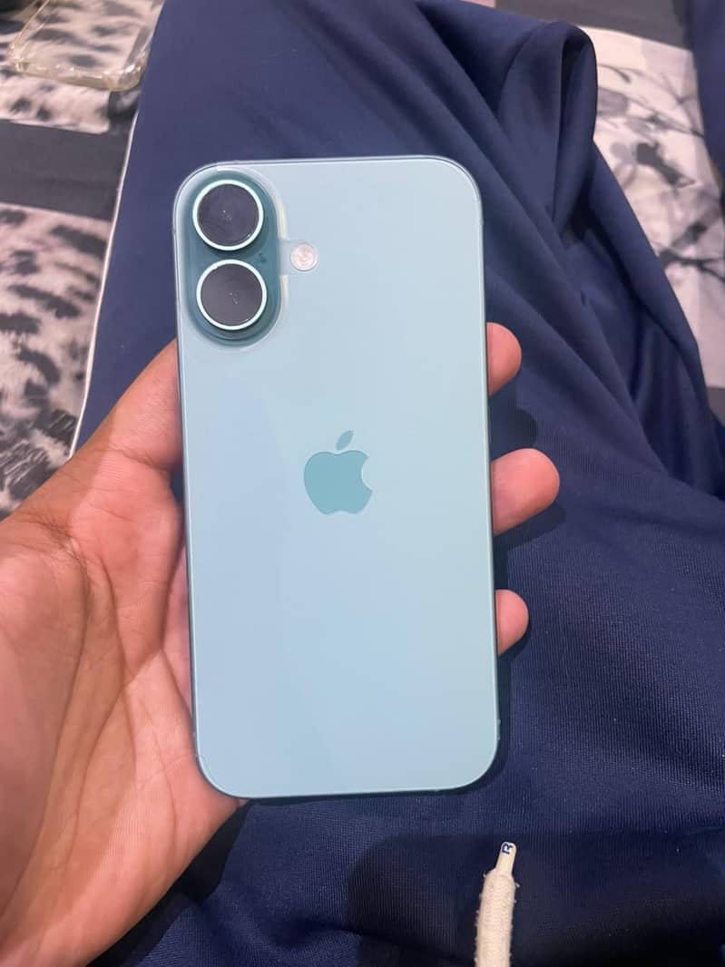 Apple iPhone 16 1